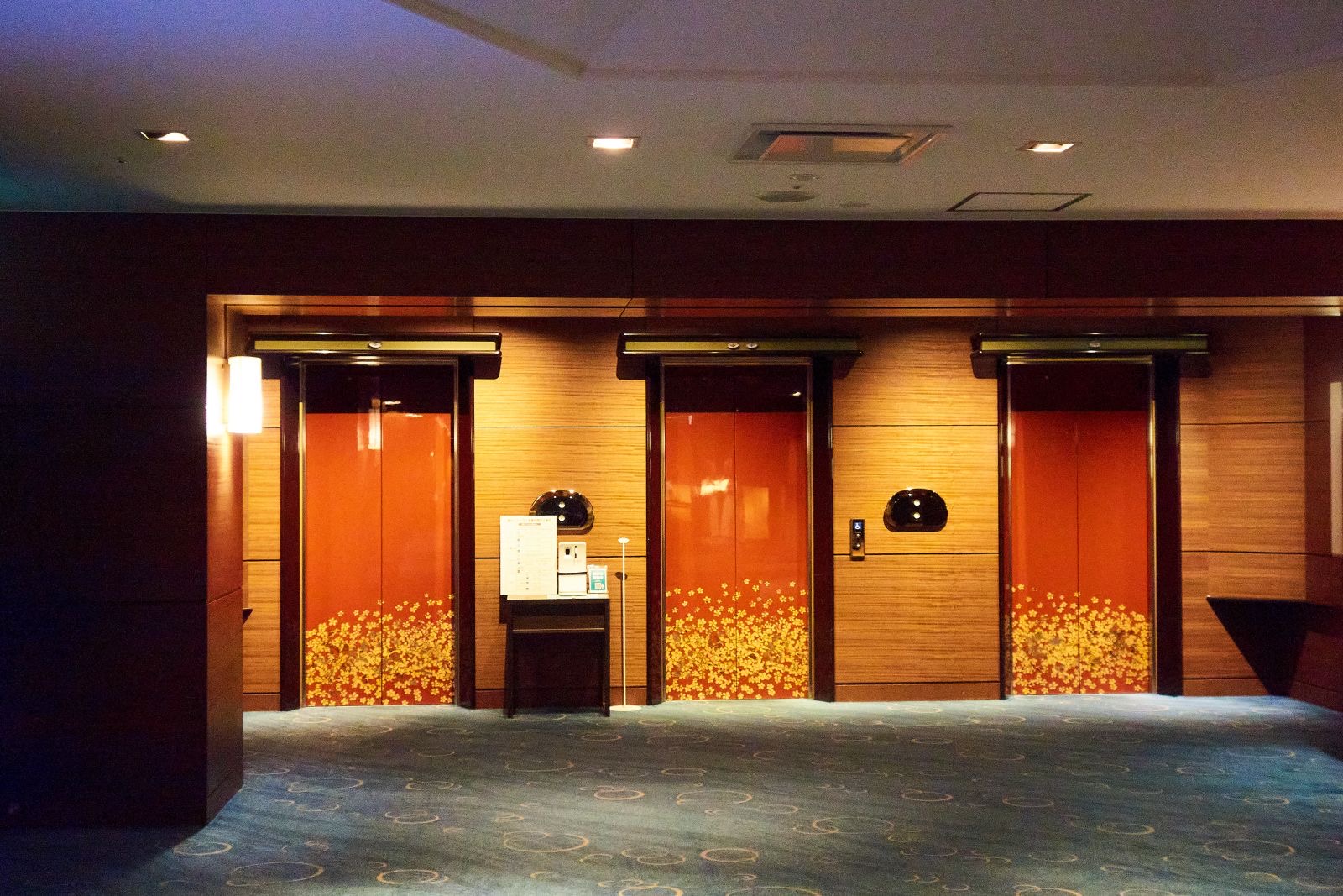 Kyoto Tokyu Hotel elevator hall