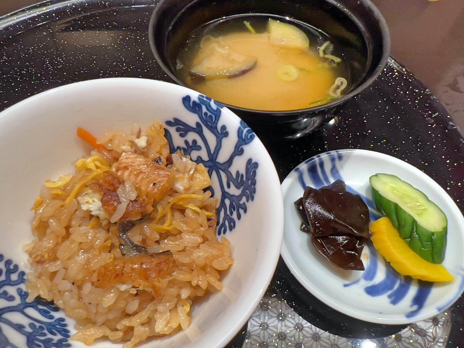 青柳 鰻の釜飯と茄子の味噌汁