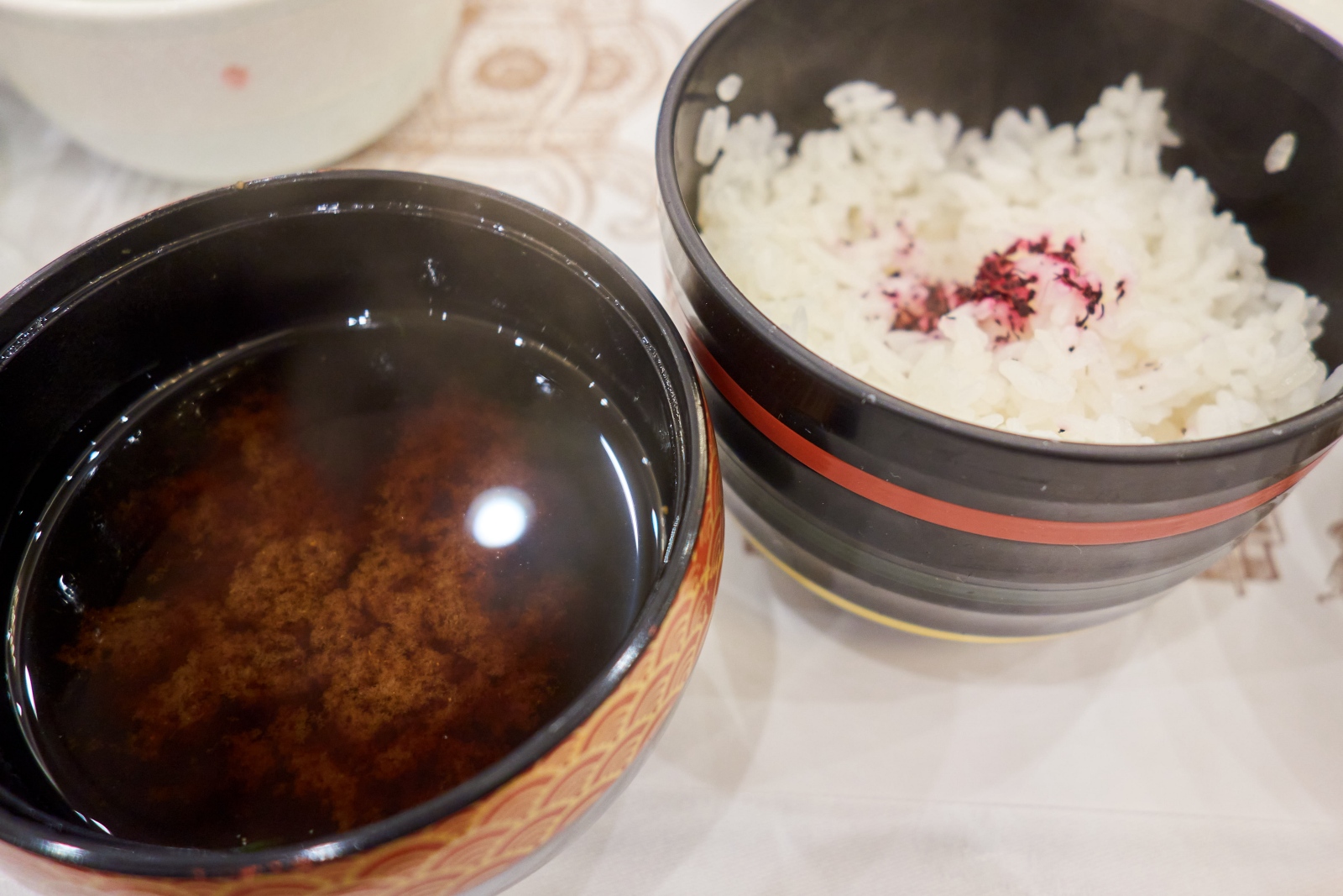 ゆとりろ山鹿 夕食の山鹿産ヒノヒカリとあさりの味噌汁